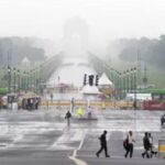 Delhi records 38.5°C, below seasonal average; IMD predicts rain, gusty winds on Monday | Delhi News Delhi records 38.5°C, below seasonal average; IMD predicts rain, gusty winds on Monday | Delhi News