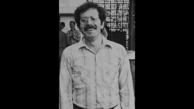 Quote of the day by American astronomer Marc Aaronson: “If we are going to die anyway…why be cautious? Why not risk all now, at this moment, in this adventure?” |