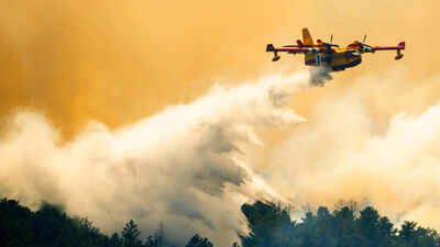 Wildfire southwest of Denver forces thousands to evacuate and destroys more than 160 structures
