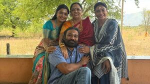 Dhanush shares adorable family picture with mother and sisters; calls them his ‘blessings’ |